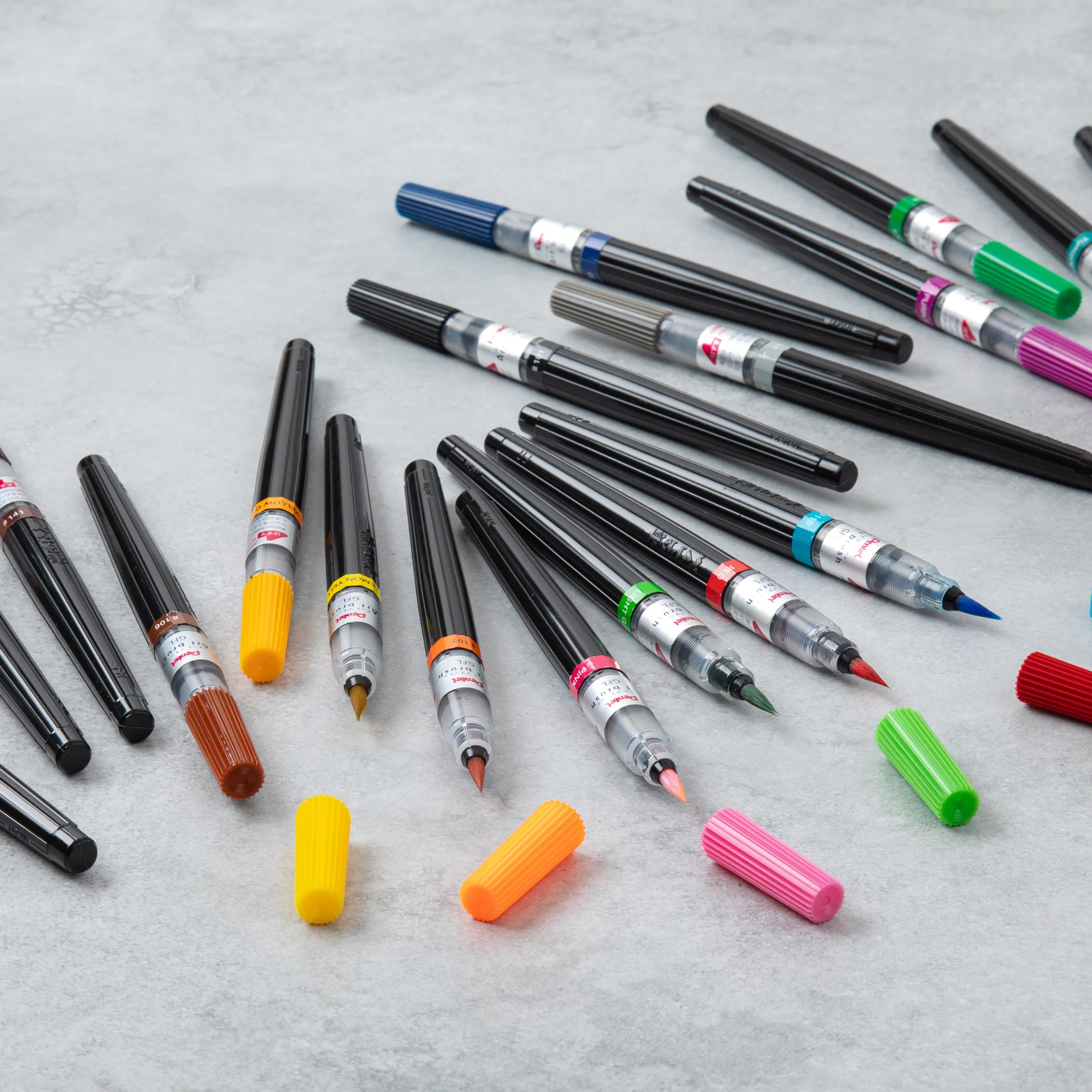 Pentel アートブラッシュ - 全色バンドル（18本筆ペンセット）